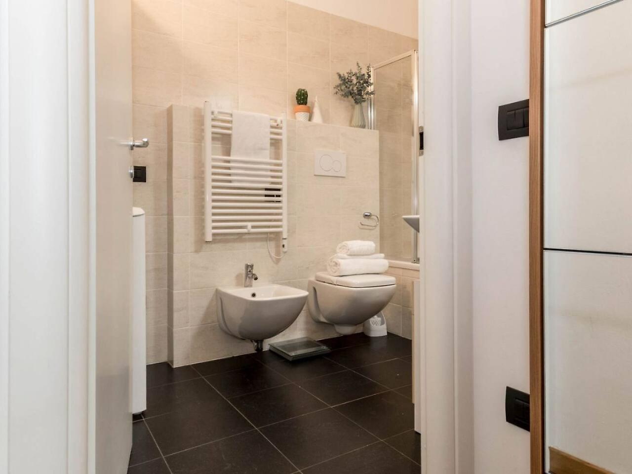 Altido For 4 With Terrace In A Quiet Residential Area * Mailand